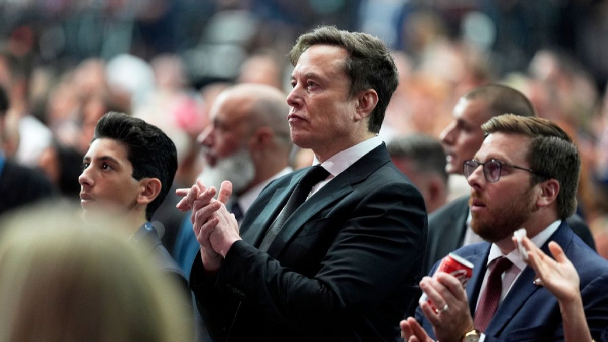Elon Musk e Príncipe André em novos ficheiros de Epstein