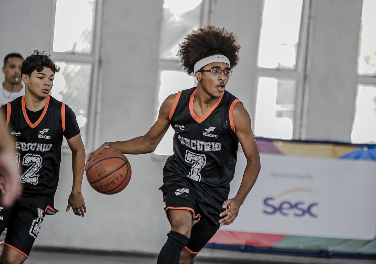 Intercolegial tem fim de semana marcado por disputas na quadra