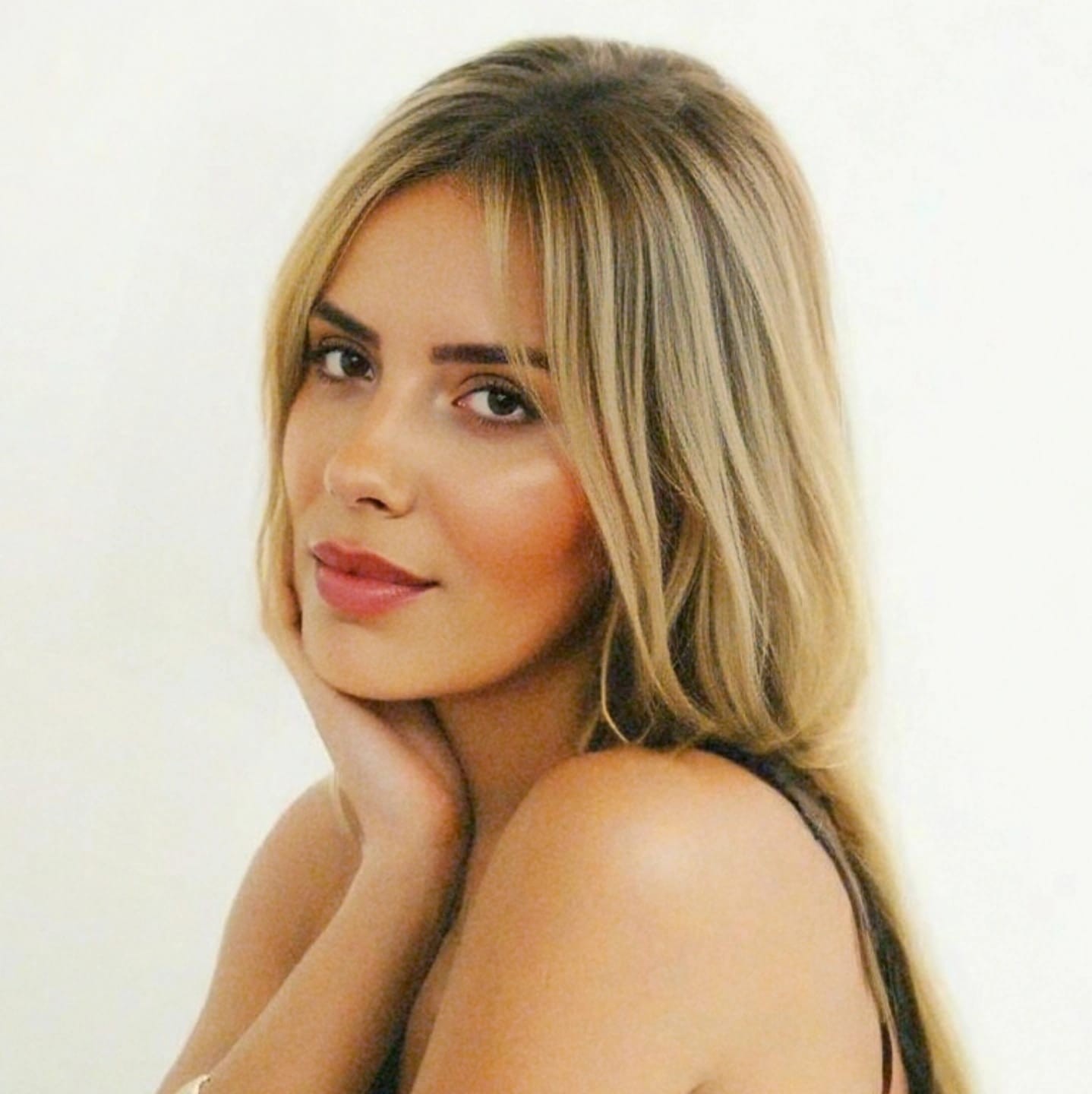 'Vi crianças flutuando'