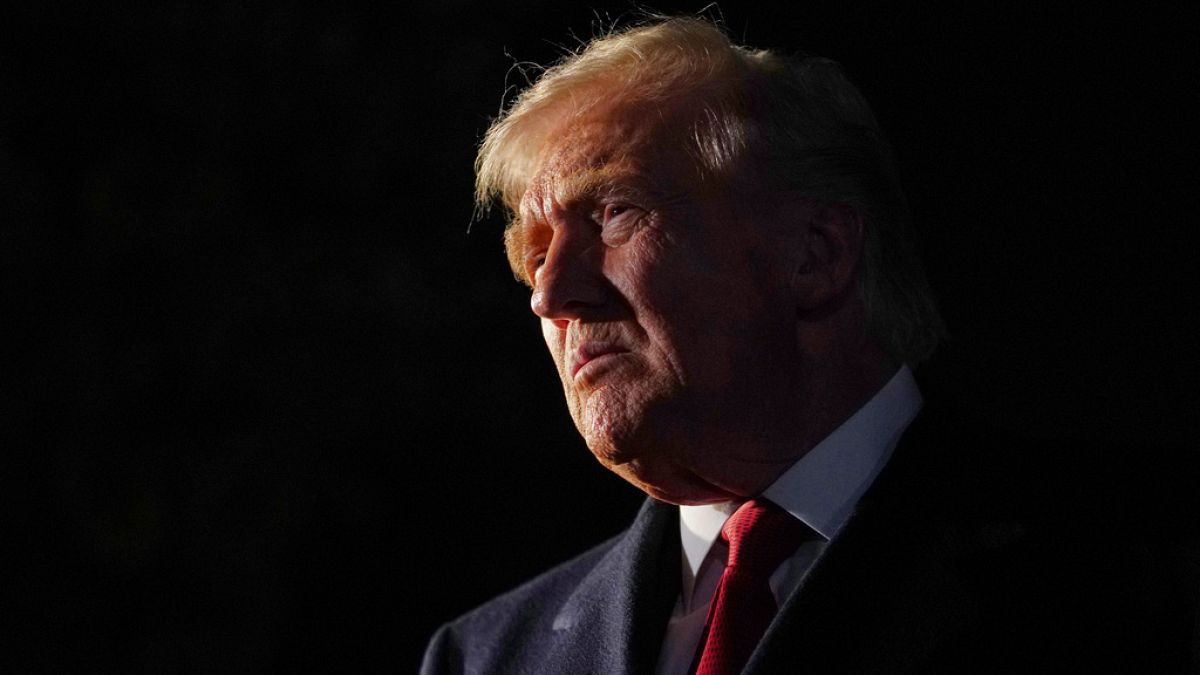 Trump viaja à Ásia focando em investimentos e paz