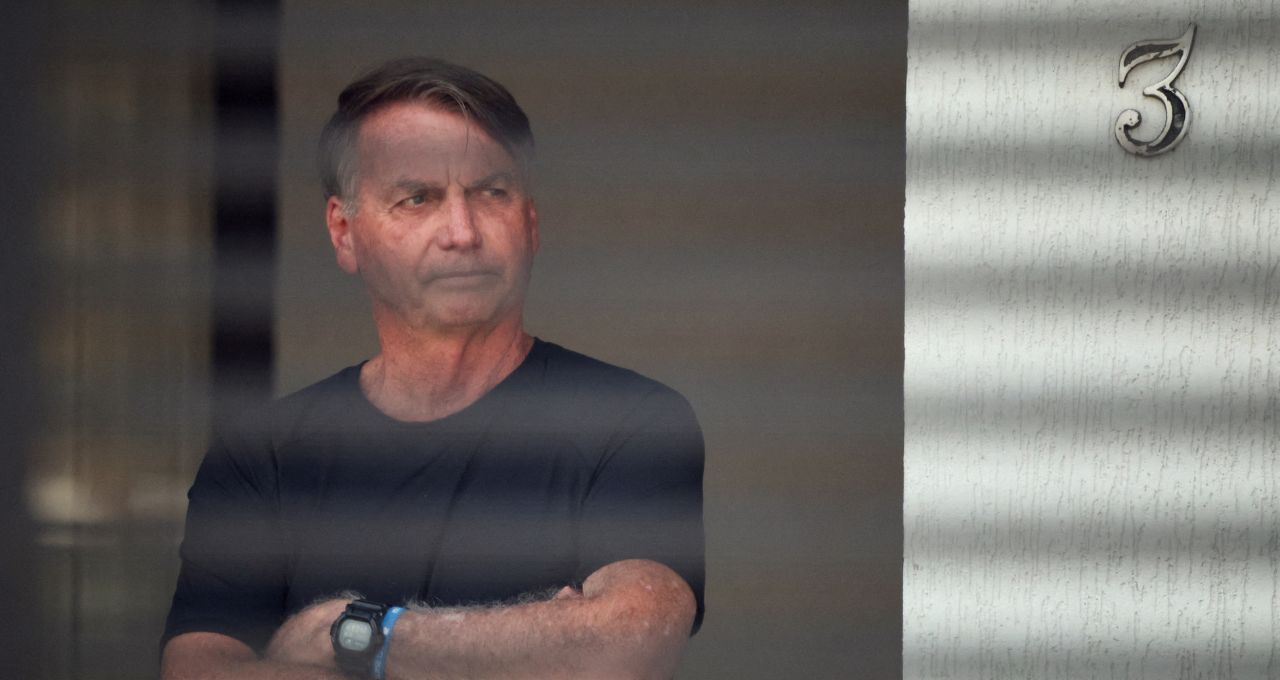 Bolsonaro recorre ao STF contra condenação por tentativa de golpe