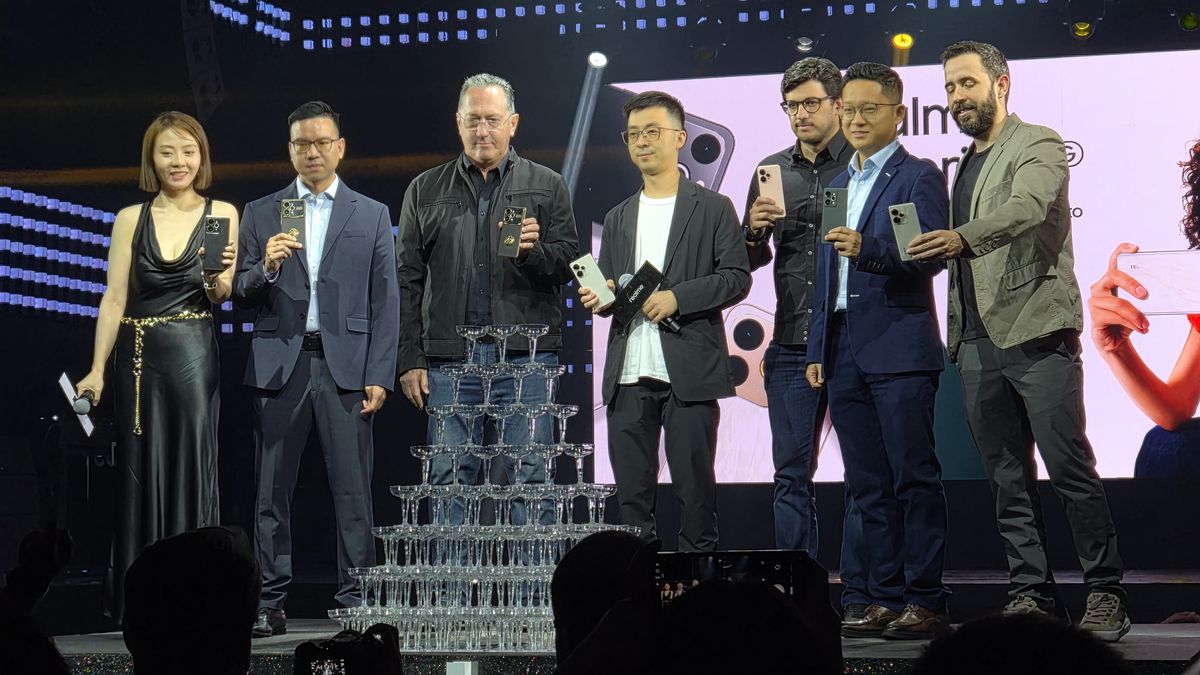 Realme lança linha 15 no Brasil com IA e fotos turbinadas