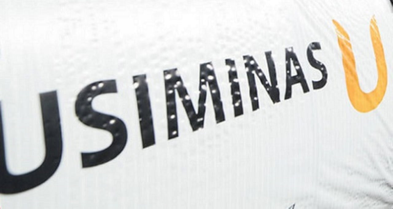 Usiminas (USIM5) tem lucro em queda, mas volta a gerar caixa