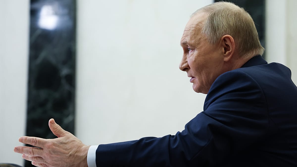 Maduro pede ajuda a Putin; EUA armam Caribe