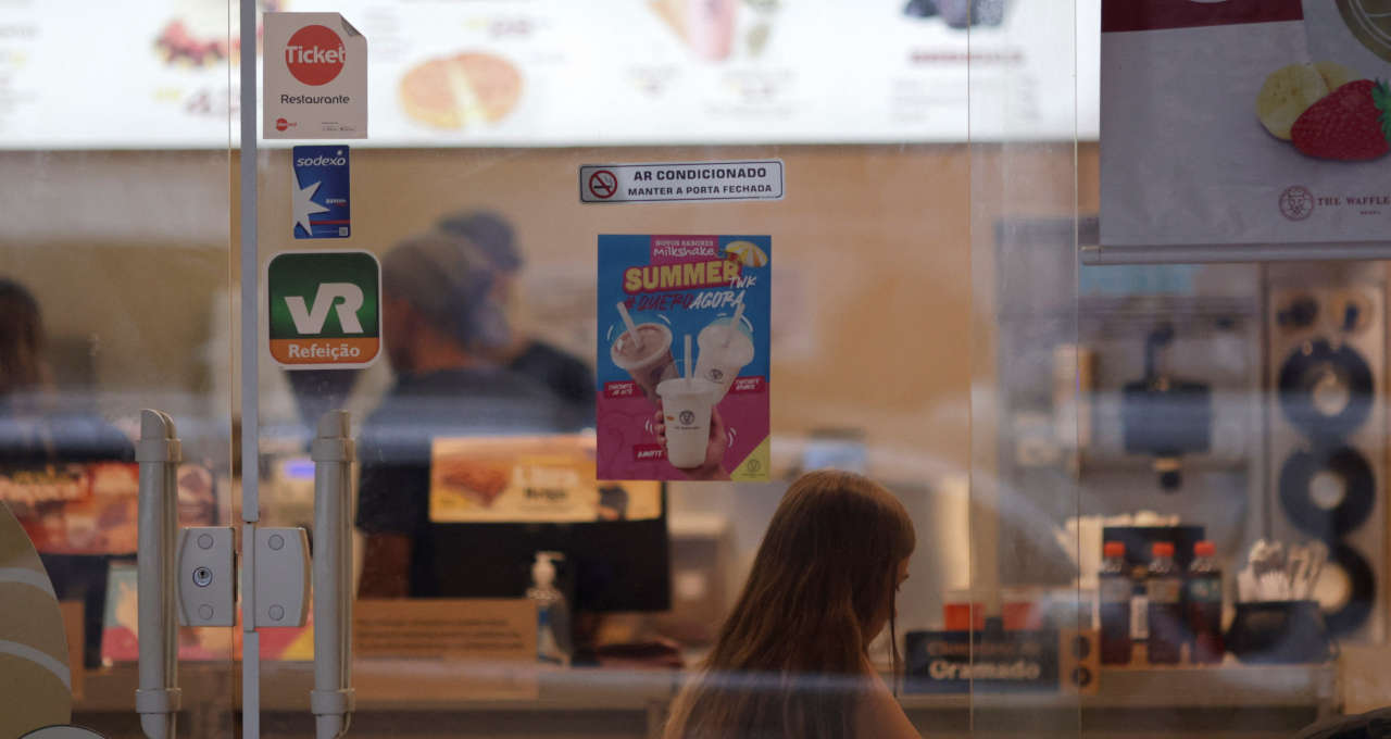 Governo limita taxa de tíquetes a 3,6% para restaurantes