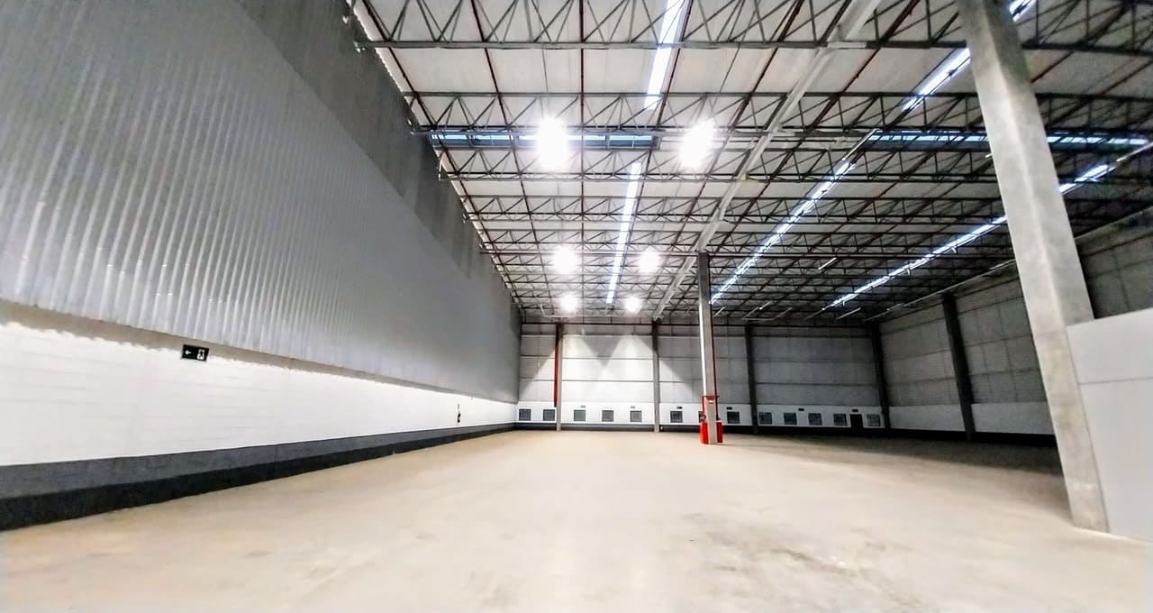 Fundo imobiliário de logística amplia área locada em galpão
