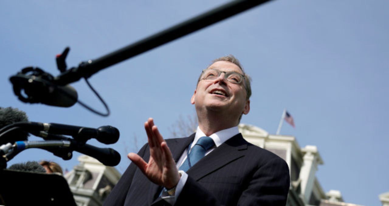 Hassett diz que ficará feliz em suceder Powell no Fed