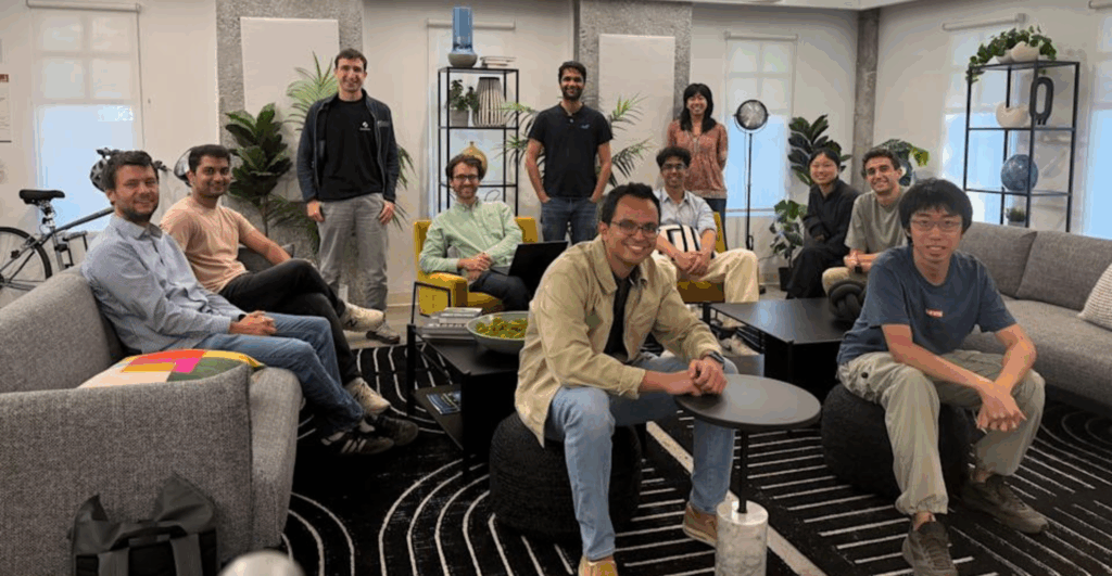 Inception capta US$ 50 mi para modelos de IA em código e texto