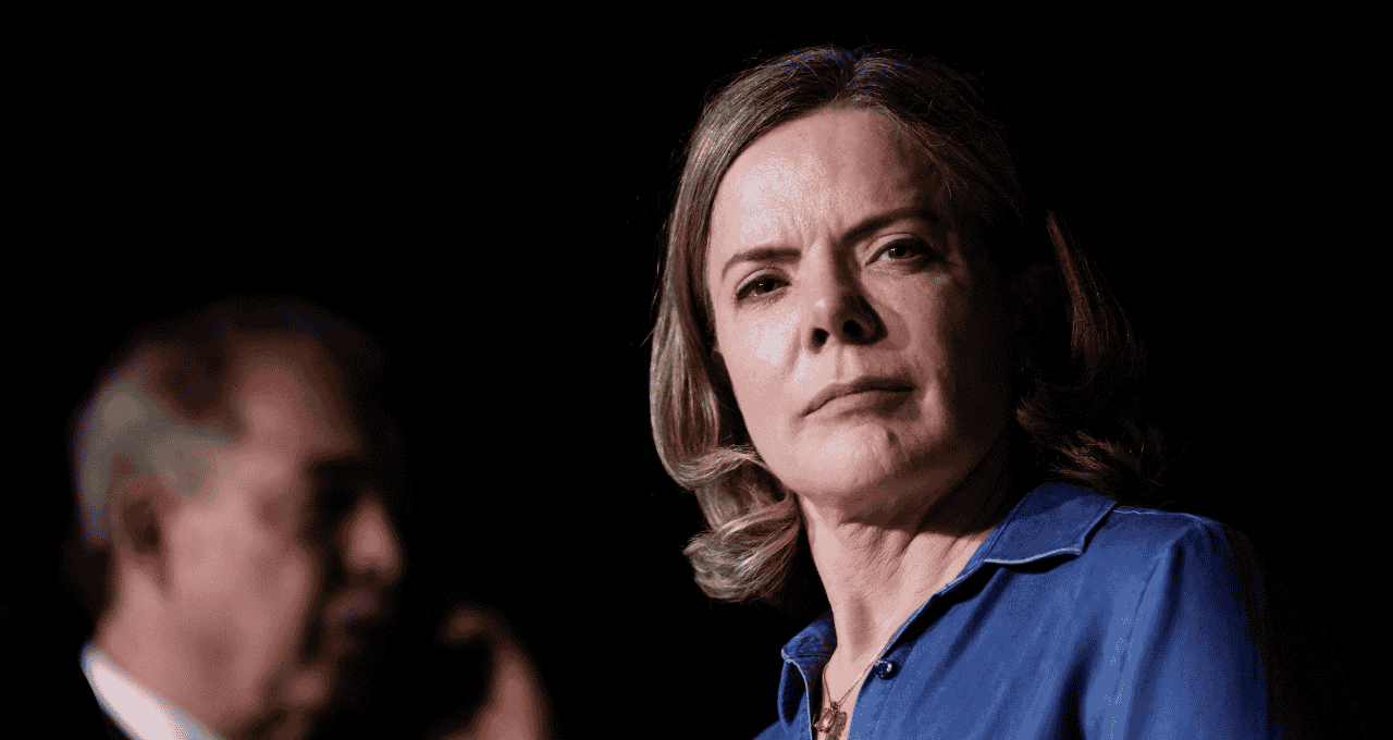 Gleisi: Lula vai vetar redução de penas do 8/1 e critica líder do