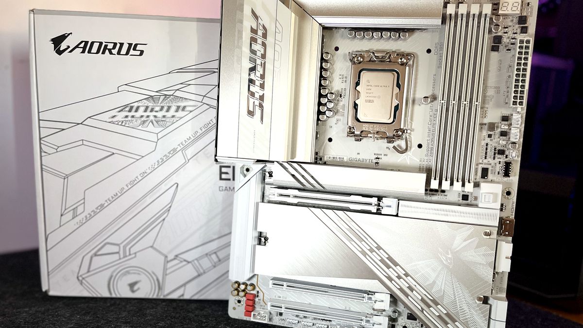 Alta da memória RAM derruba vendas de placas-mãe