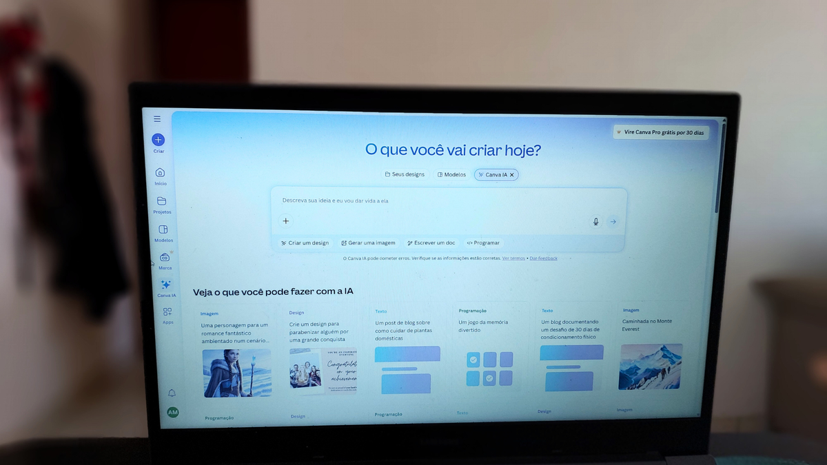 Crie cartão de ano novo no Canva