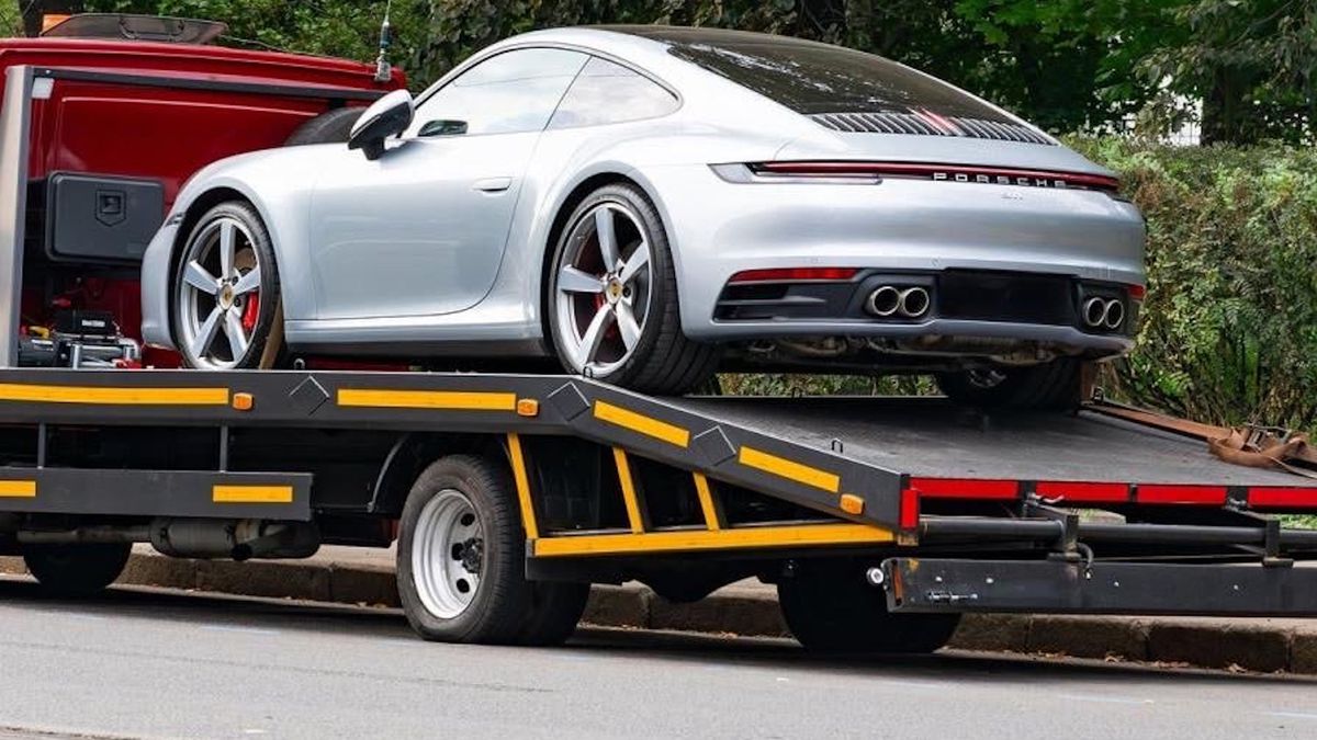 Centenas de Porsche desligam sozinhos; causa é mistério