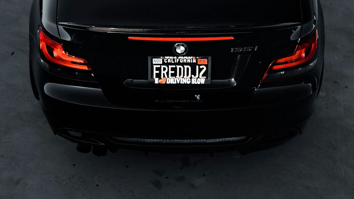 3 carros antigos podem ter placa preta em 2026