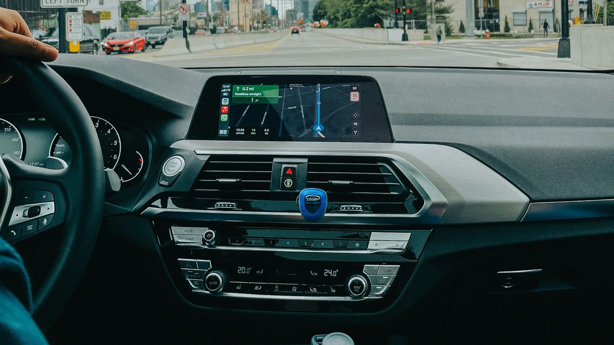 Subaru irrita motoristas com anúncios invasivos durante a condução