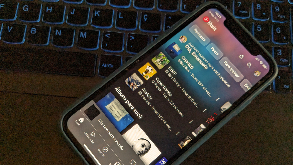 Crie uma playlist do YouTube Music com amigos para o ano novo