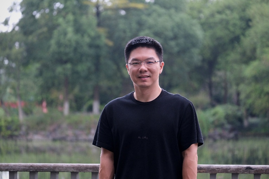 Ex-presidente de gigante chinesa lança Dealism para PMEs brasileiras