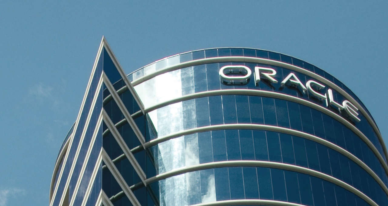 Oracle cai com previsões ruins e gastos; bolha de IA preocupa