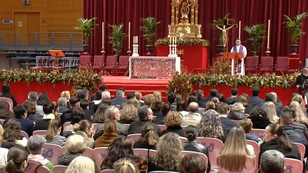 Reis da Espanha na missa por vítimas de Adamuz