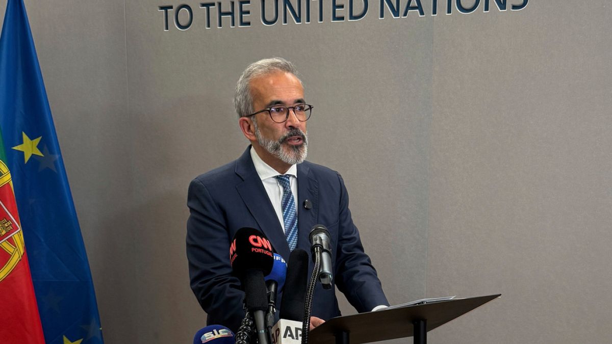 Venezuela: Rangel prioriza comunidade portuguesa e solução pacífica