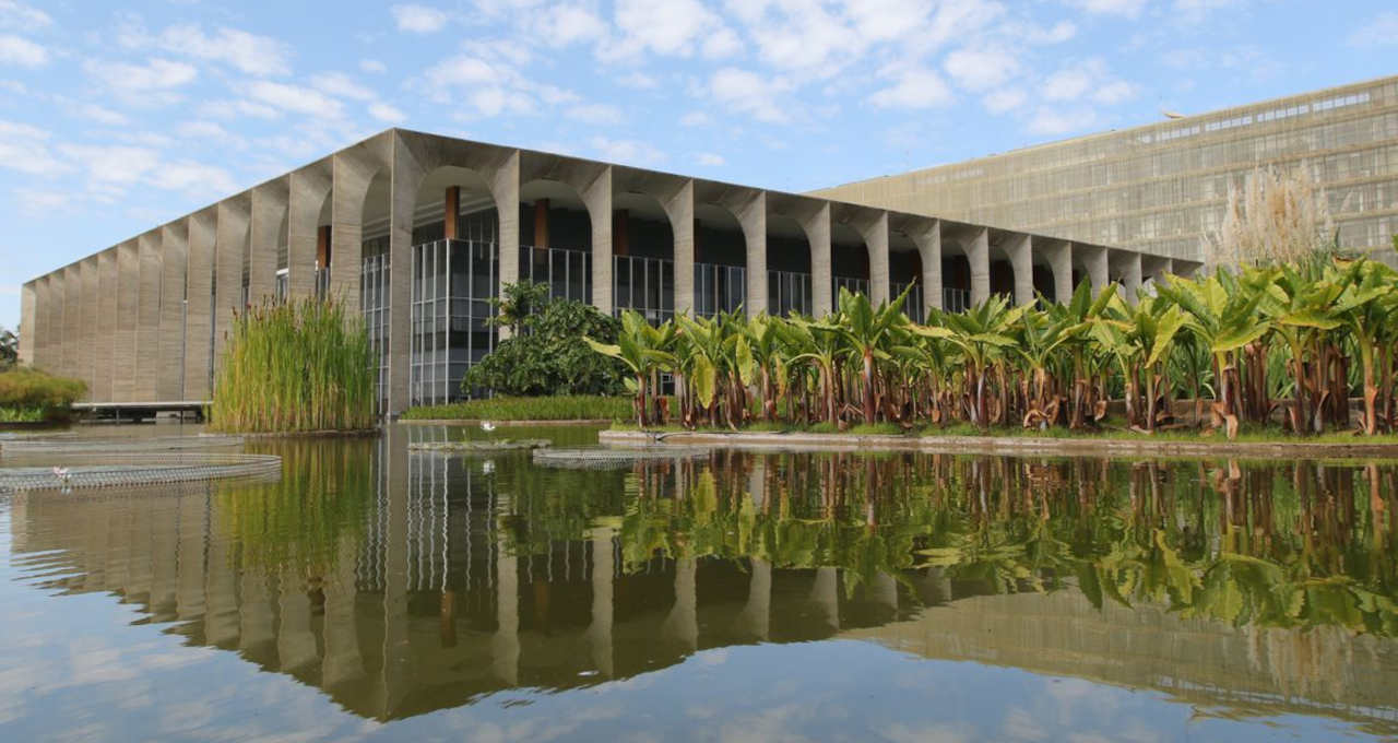 Brasil quita R$ 2,2 bi com organismos internacionais em 2025