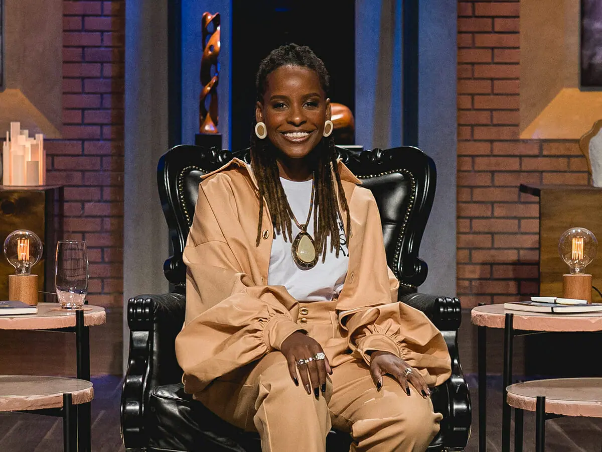 Monique Evelle investe na Ummix Ads, de mídia offline