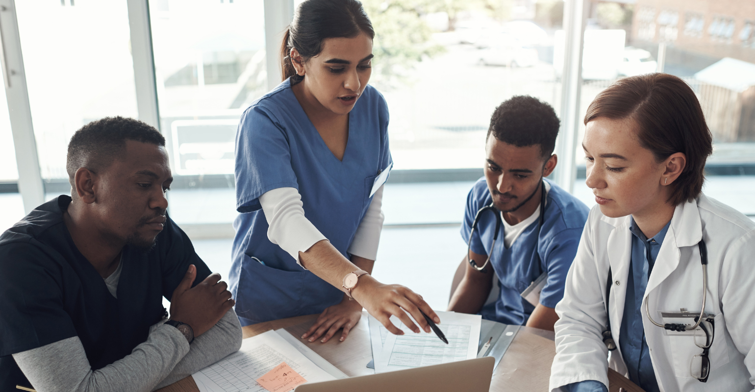 Vagas para residência em saúde sobem 92% em 2026