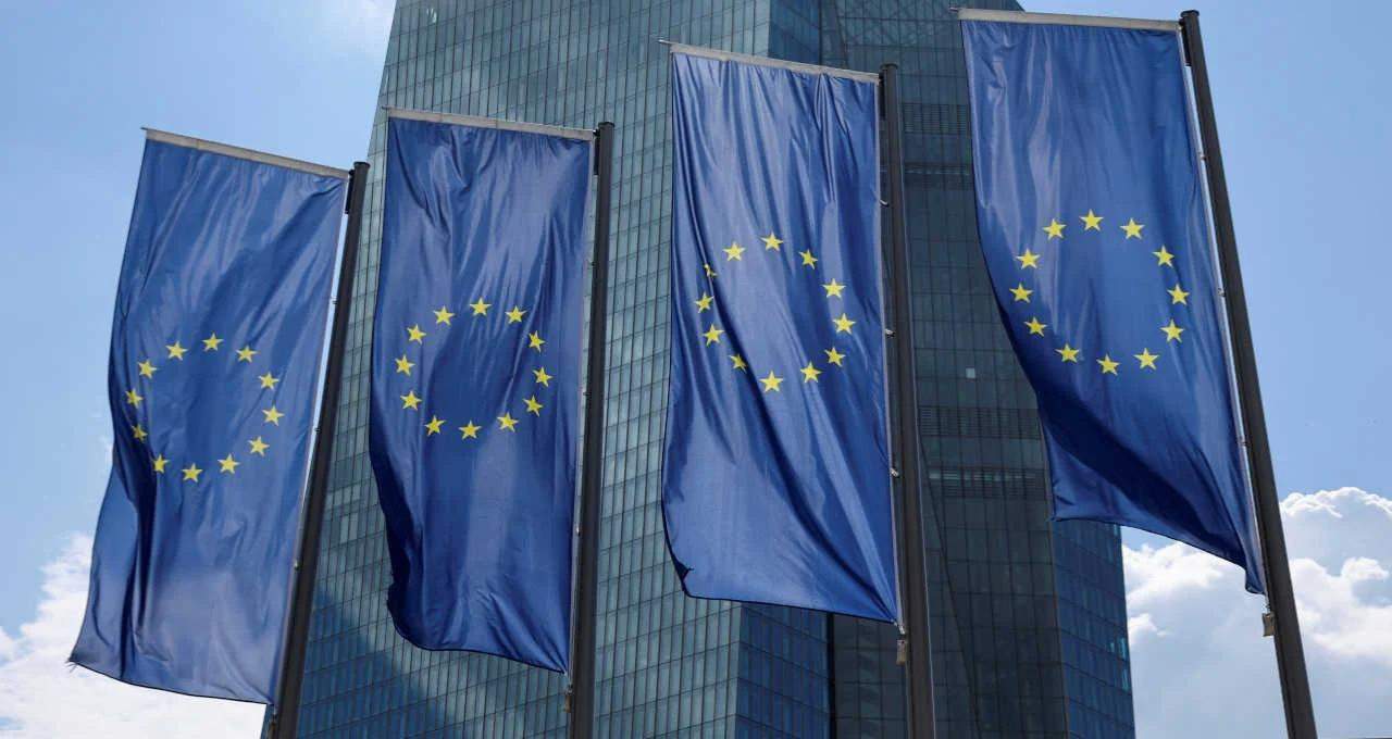 UE condena ameaças tarifárias de Trump e avalia medidas