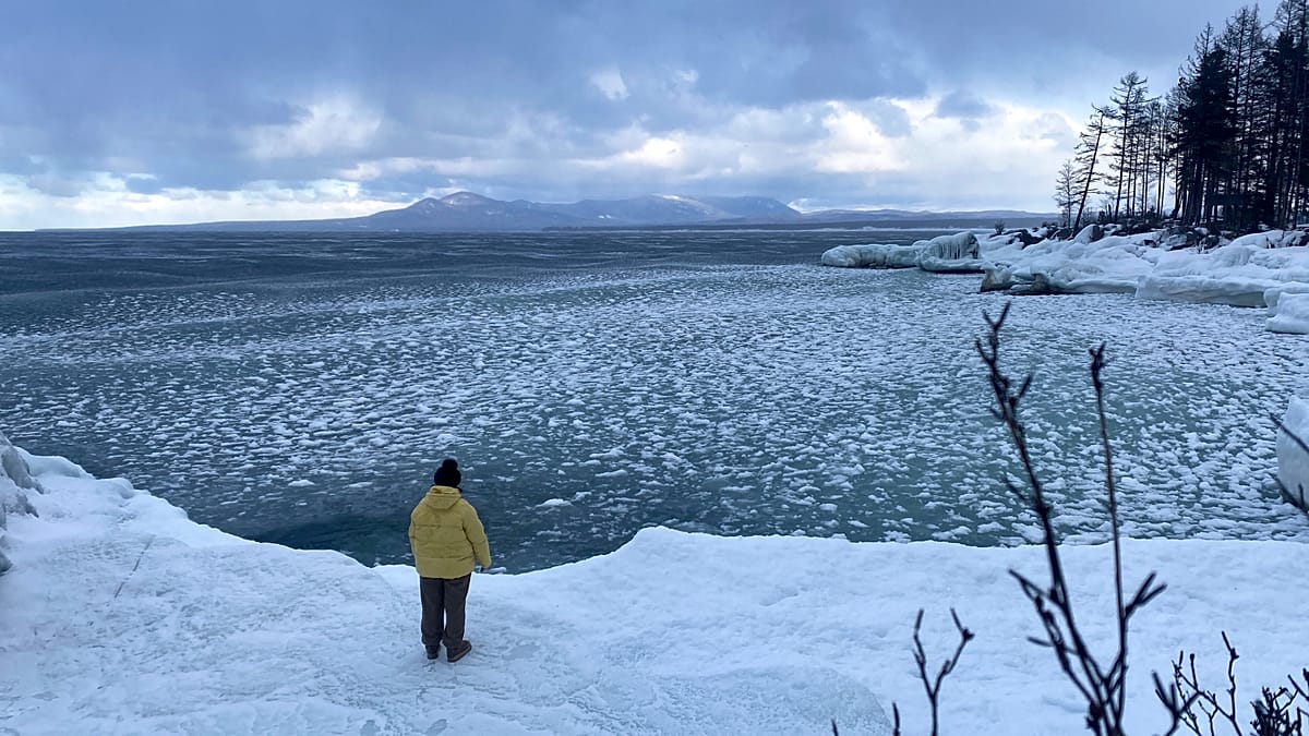 Gelo do Baikal afunda carro com turistas, 8 mortos na Rússia