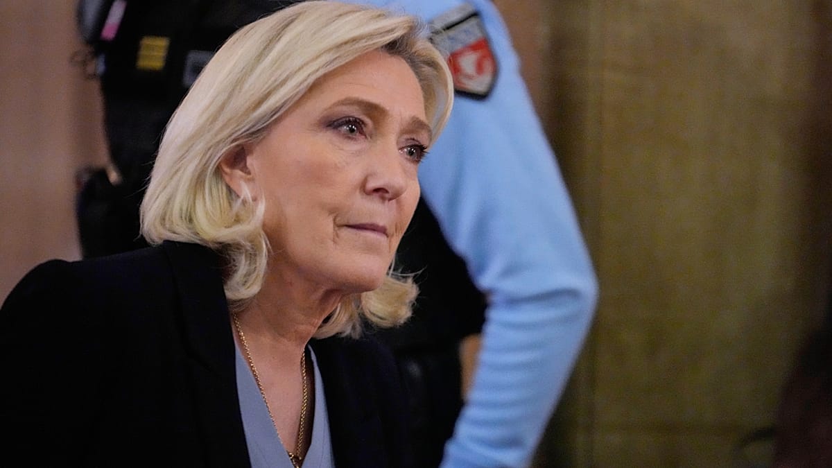 Procuradores abrem caminho para Marine Le Pen em 2027