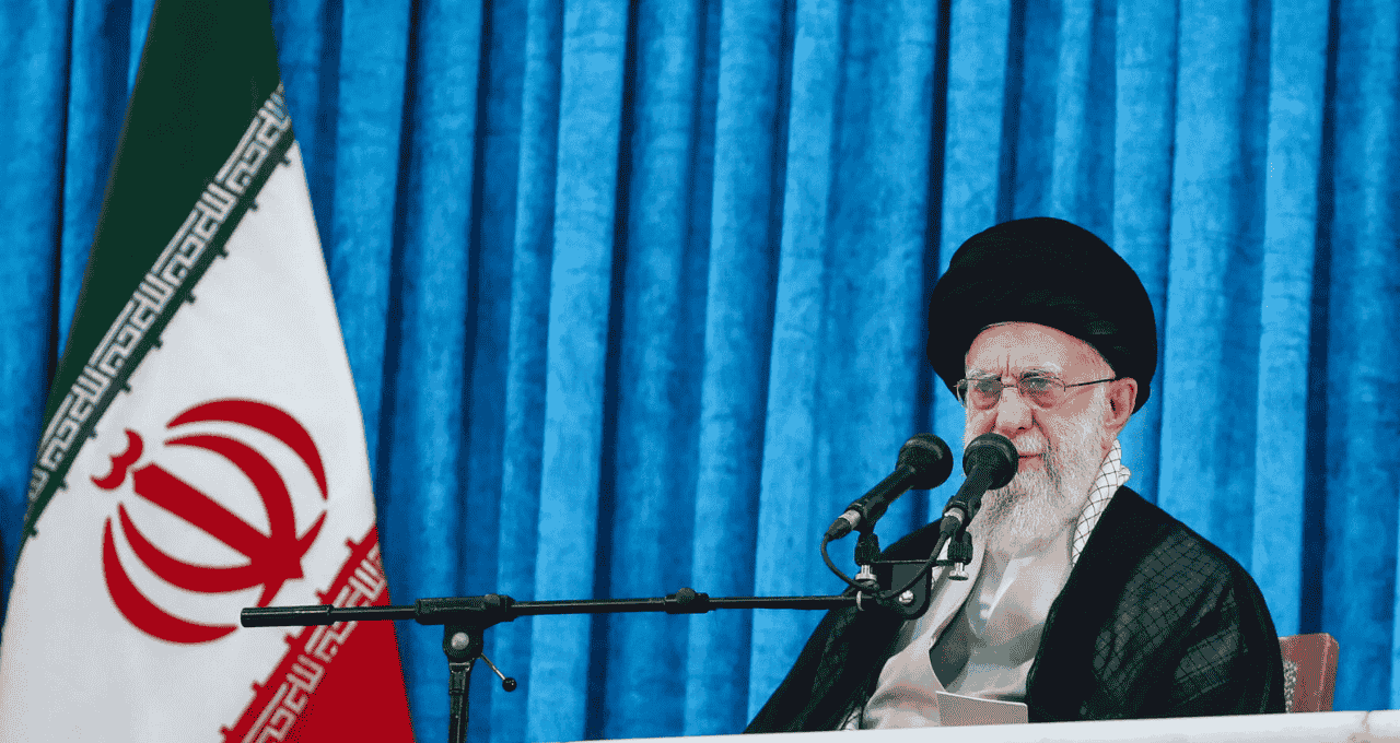 Ali Khamenei, líder supremo do Irã, é alvo de ataques