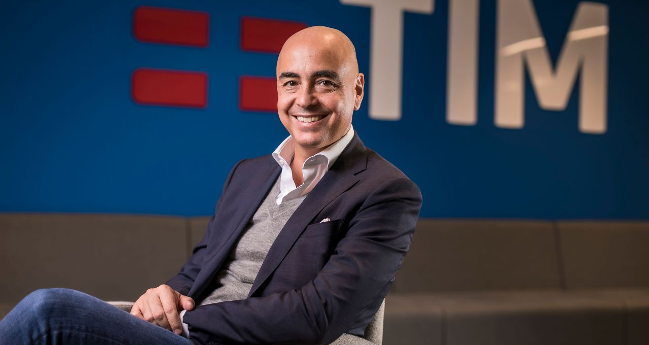 TIM Brasil compra R$ 950 mi por eficiência, diz CEO