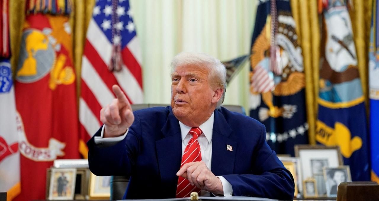 Trump barra ponte para pressionar Canadá e evitar acordo com China