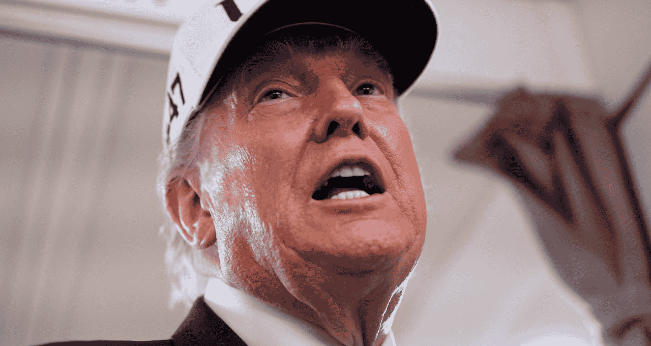 Casa Branca defende e apaga post racista de Trump sobre Obama