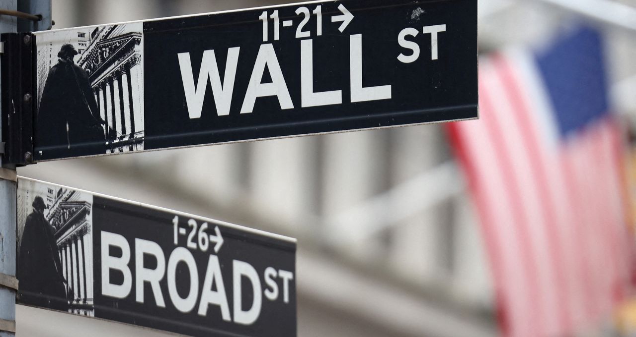 Wall Street oscila com queda de techs nesta terça