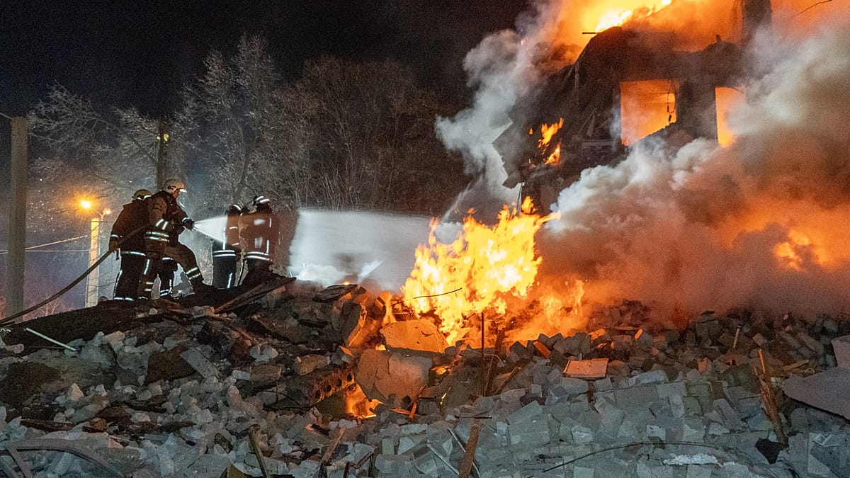 Míssil russo atinge prédio em Kharkiv: 7 mortos, 2 crianças
