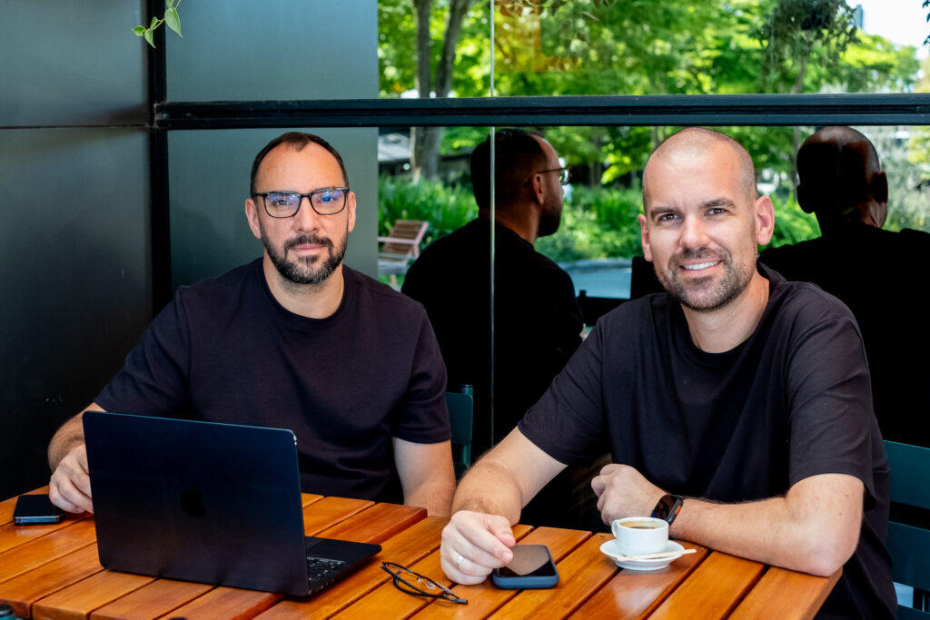 8D Hubify e Dialetto se fundem e projetam R$ 23 mi até 2026