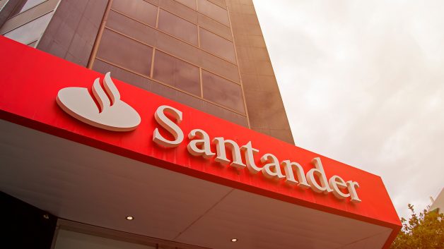 Santander e Alura oferecem 36 mil bolsas em tecnologia e IA