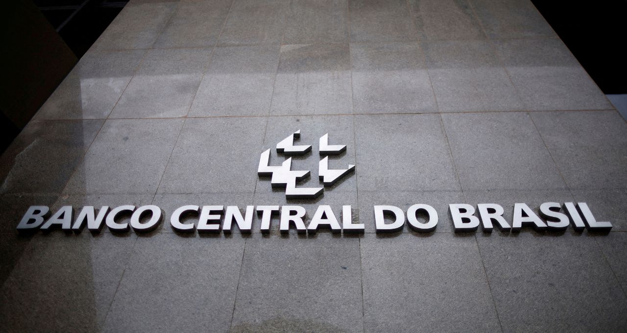 Focus: mercado eleva projeção de Selic e inflação para 2026