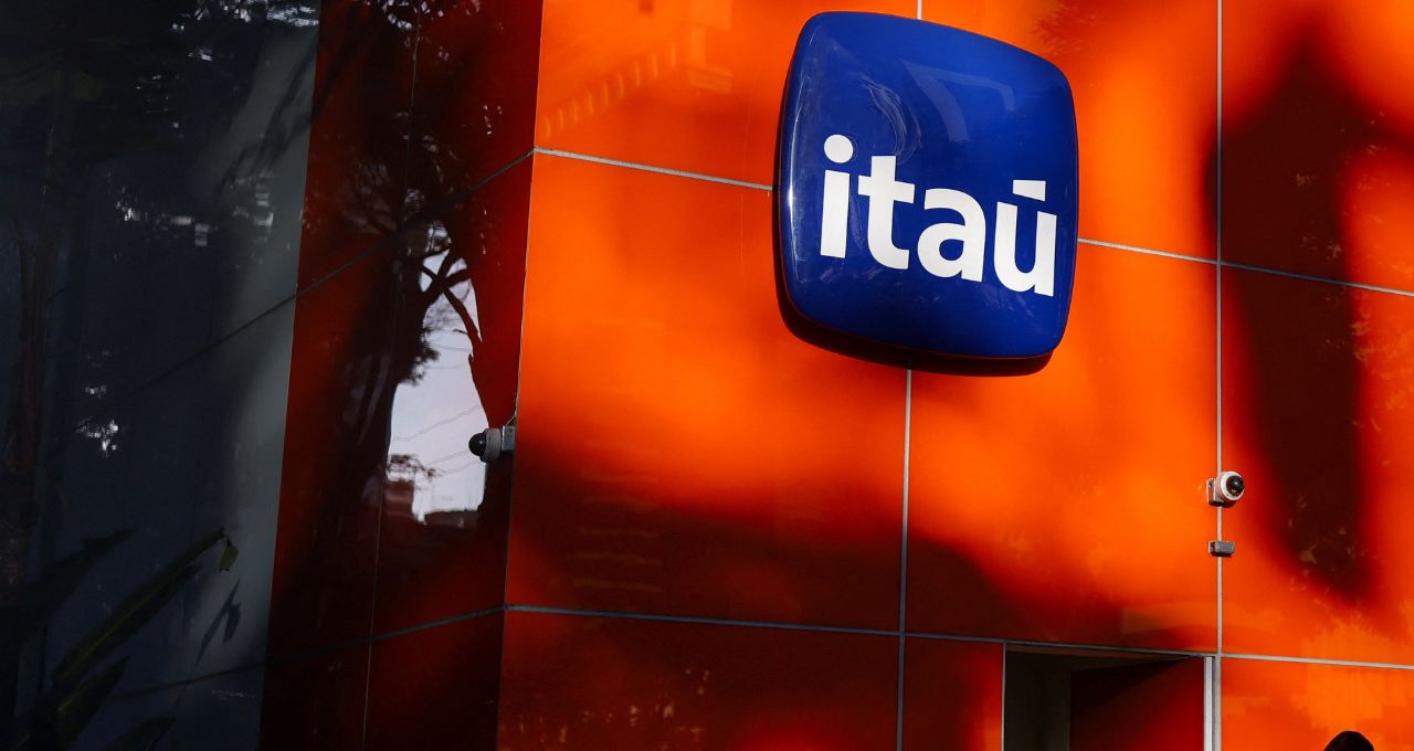 Itaú (ITUB4) reorganiza sociedade e incorpora Itaucard