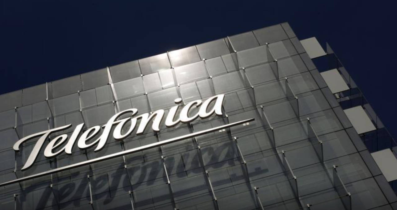 Telefônica Brasil (VIVT3) cai quase 7% após rebaixamento duplo do