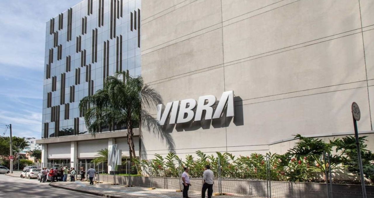 Vibra (VBBR3) lucra 33,1% mais no ano com Carbono Oculto