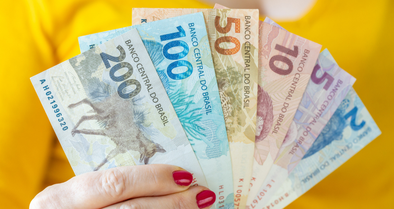 Itaú BBA troca AURA33 por PETR4 em abril; veja ações