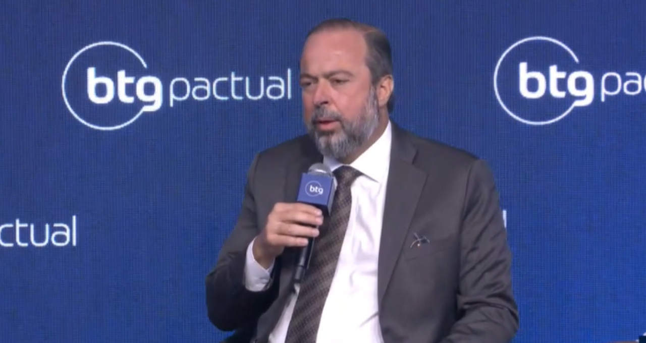 Ministro diz que indicia quem lucra com alta dos combustíveis