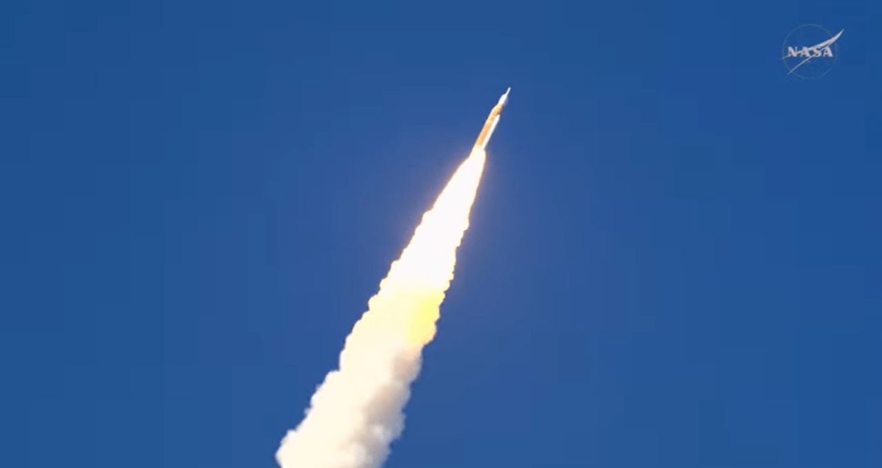 Nasa lança primeira missão lunar tripulada em 50 anos