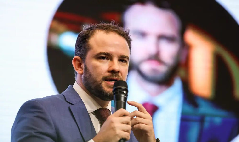 Durigan assume Fazenda com desafios fiscais de Haddad