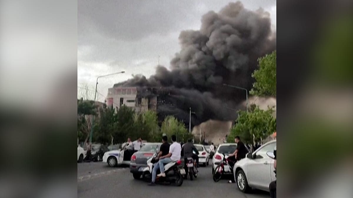 Incêndio em centro comercial no Irã deixa oito mortos