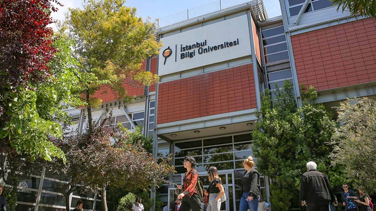 Erdoğan desiste de fechar universidade Bilgi após protestos