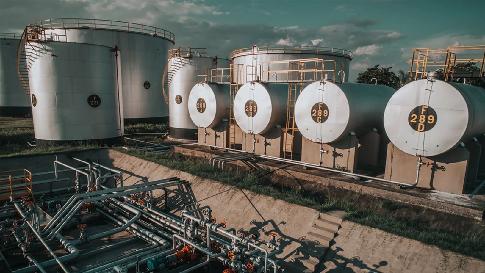 Quem é o dono da Refit, refinaria que acumula R$ 26 bilhões em acusações fiscais