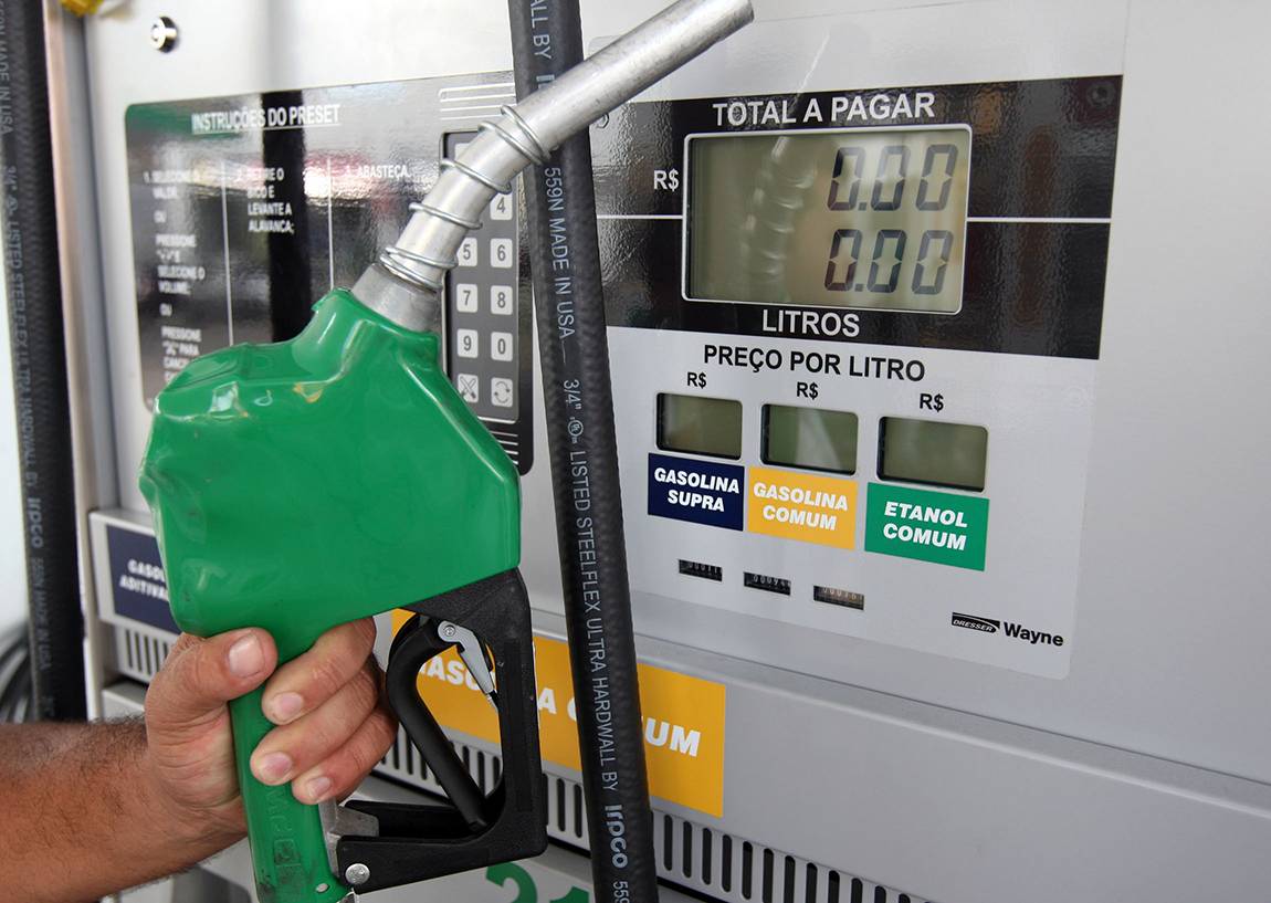 Queda de combustíveis em maio de 2025 antes de reajuste da Petrobras