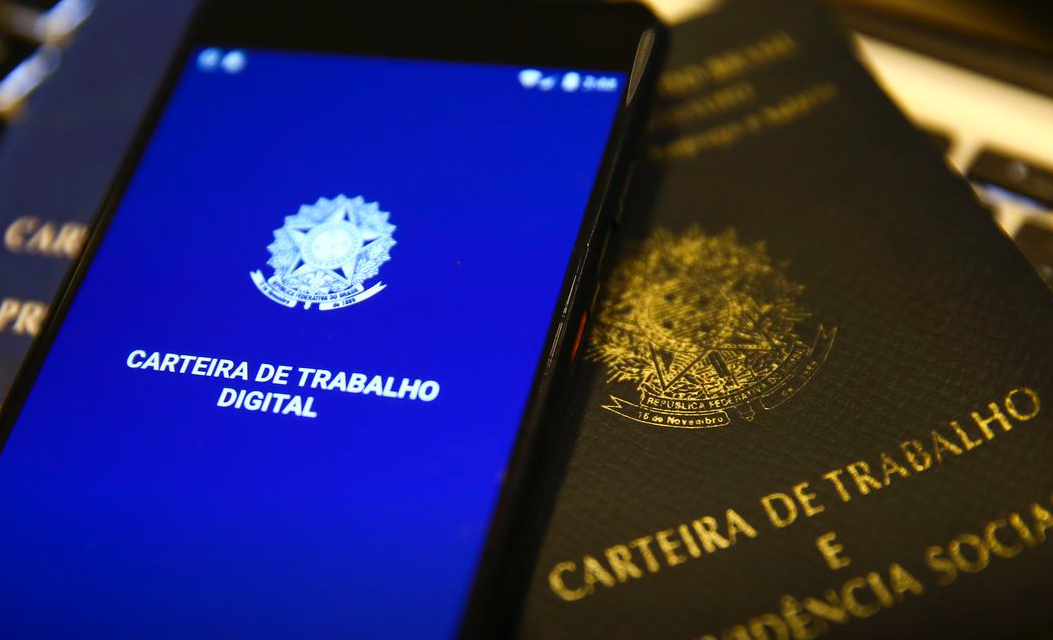 Caged abril 2025: vagas líquidas fracas, mas desaceleração lenta